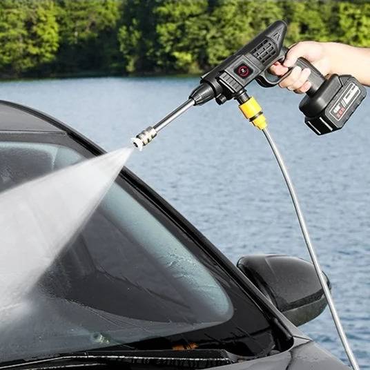 Přenosná bezdrátová myčka aut