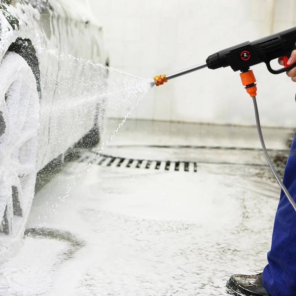 Přenosná bezdrátová myčka aut